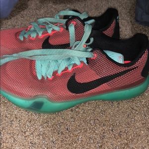 Kobe 10 size 7